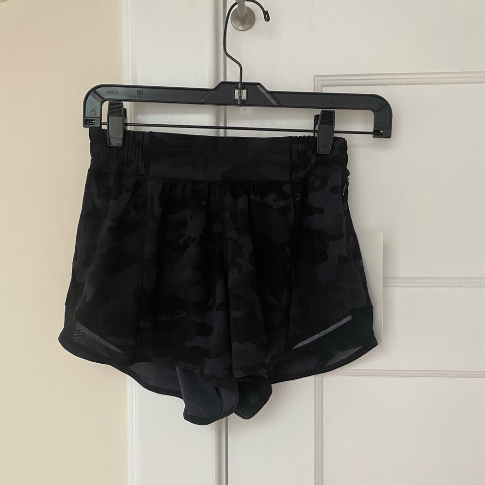 Lululemon Hotty Hot high rise shorts